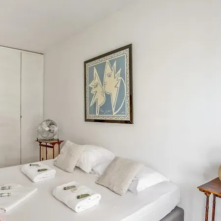 Moliere - Welkeys Apartment Avignon